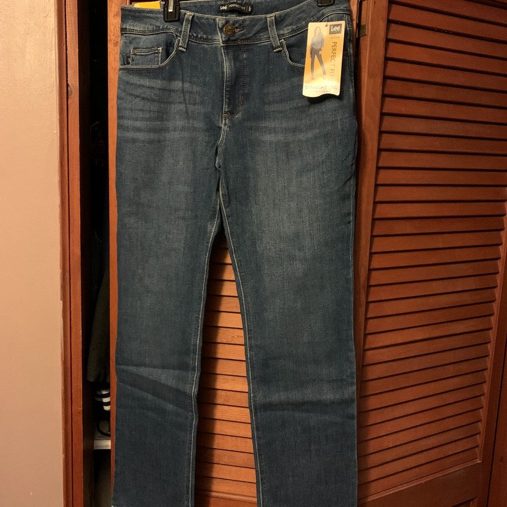 Lee "Perfect Fit" Straight Leg Jeans **WOMENS 10 MEDIUM, NWT**
